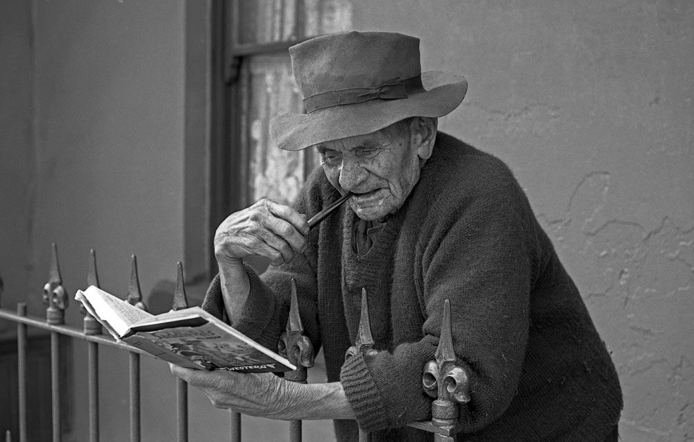 Escapist Reader, Chippendale, 1960 Escapist reader, Chippendale, 1960