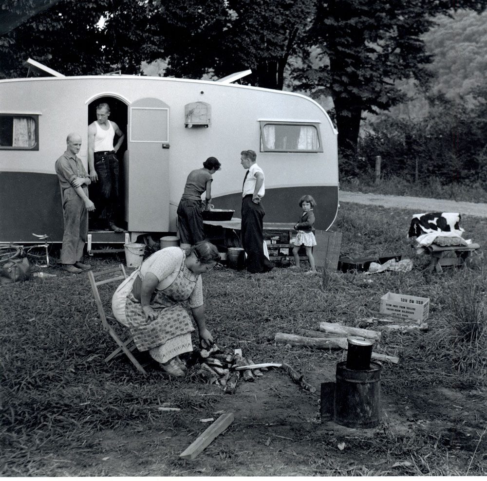 Hop Pickers, Ovens Valley, 1955 Hop Pickers, Ovens Valley, 1955